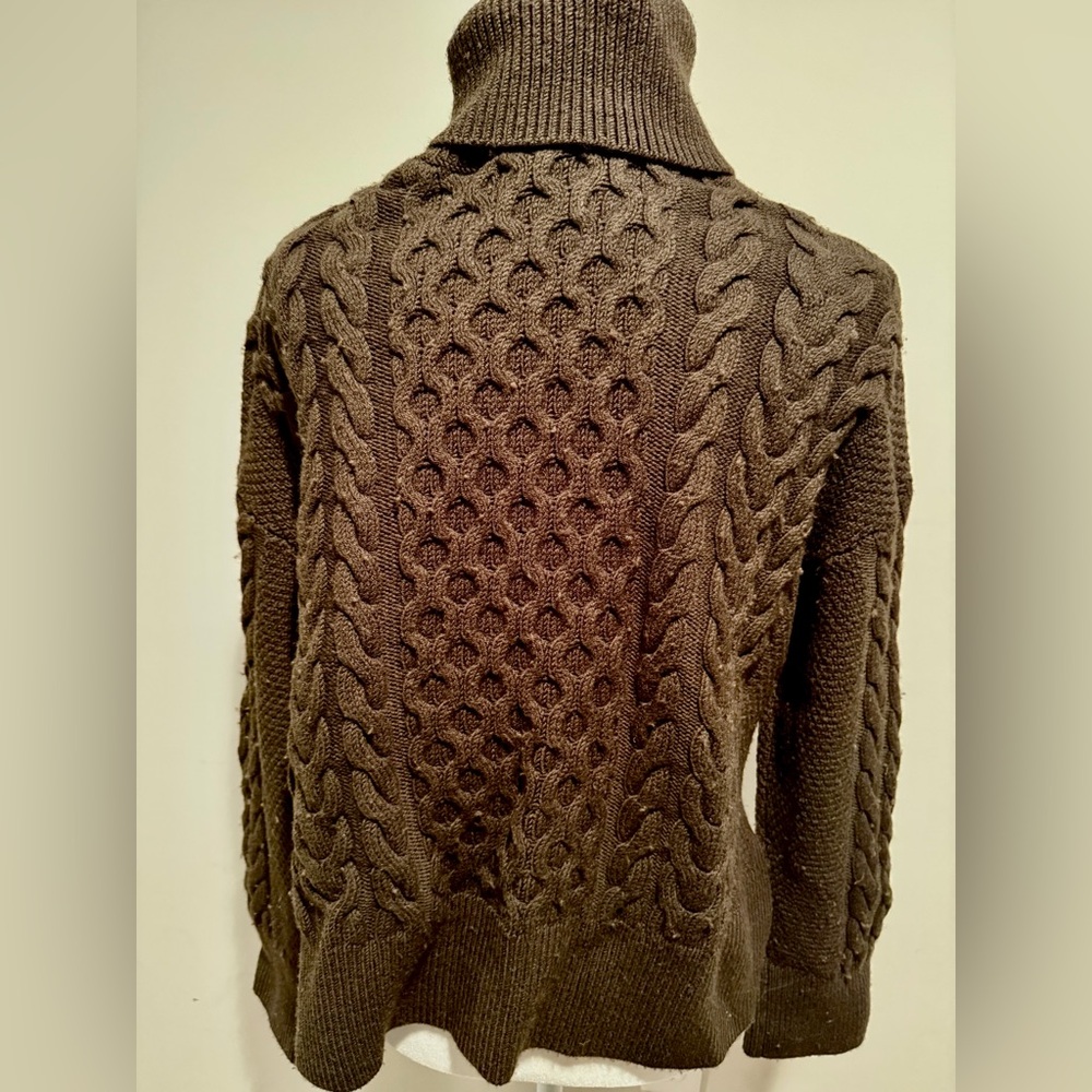 Banana Republic Olive Cable Knit Turtle Neck. Size small. Great Condition. - Picture 2 of 3
